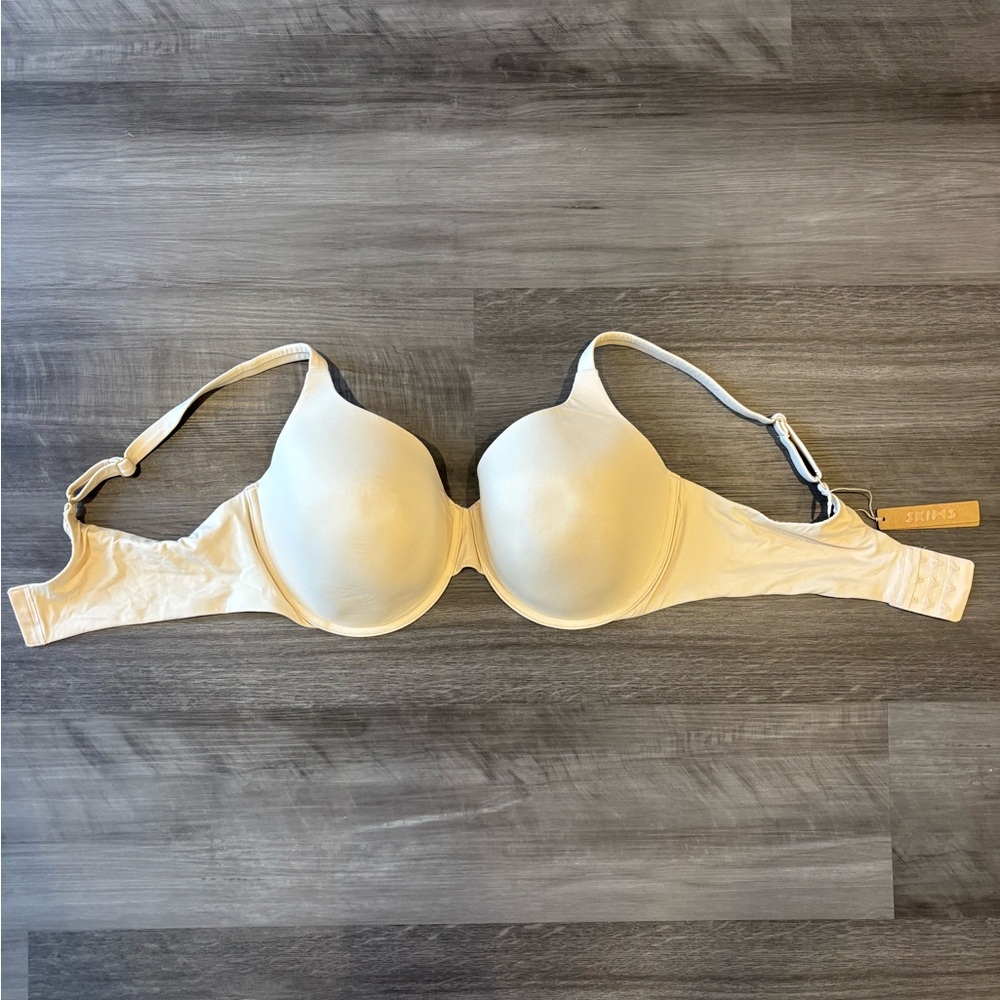 SKIMS Cream Underwire Bra